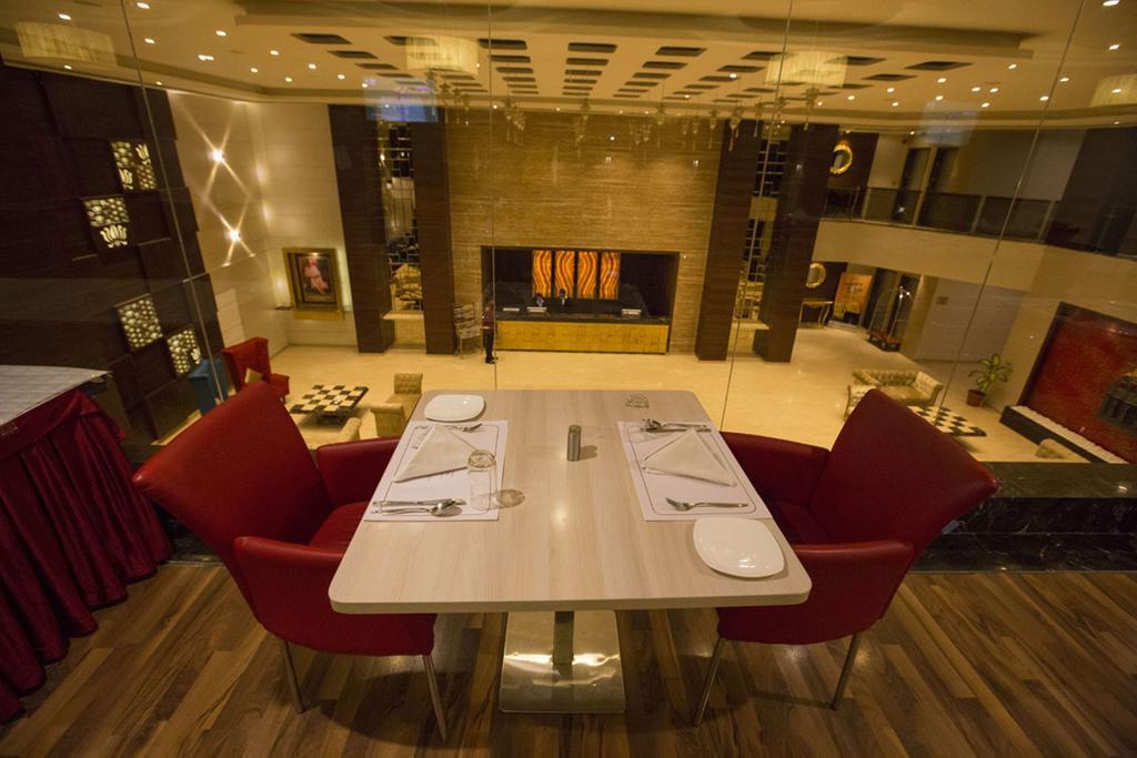 Anjushree Hotel Ujjain Ngoại thất bức ảnh